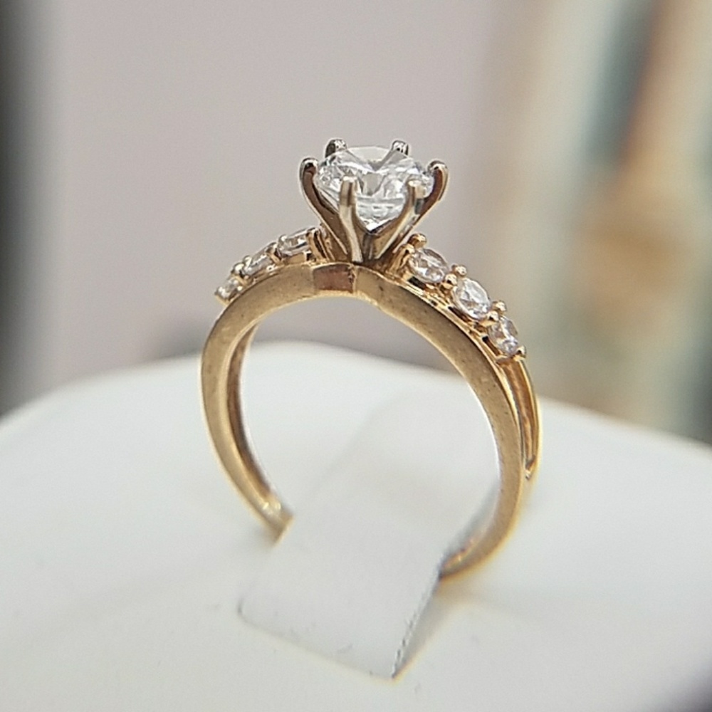 14K Solid Yellow Gold Engagement Ring - Picture 5 of 9